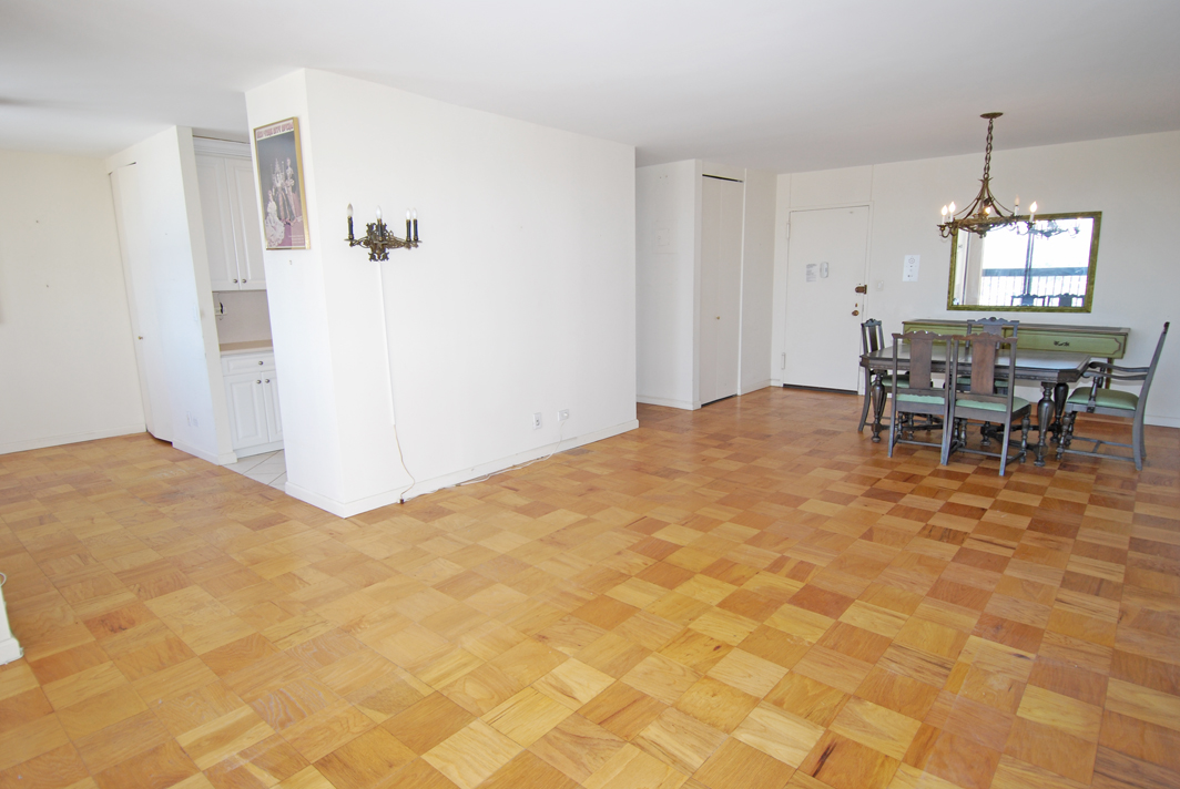 North Shore Towers Apt.