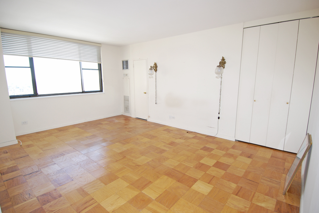 North Shore Towers Apt.