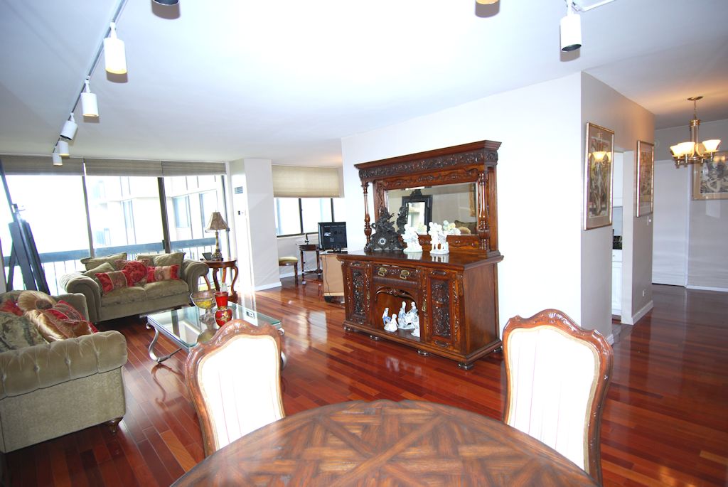 North Shore Towers Apt.