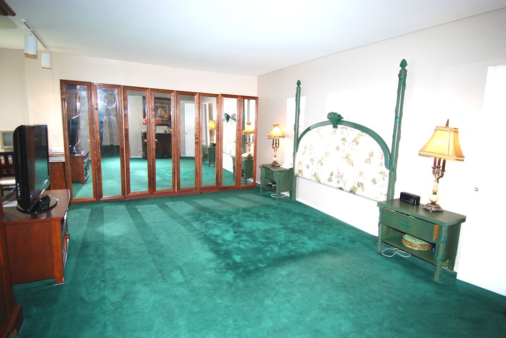 North Shore Towers Apt.