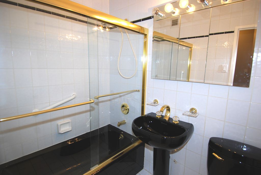 North Shore Towers Apt.