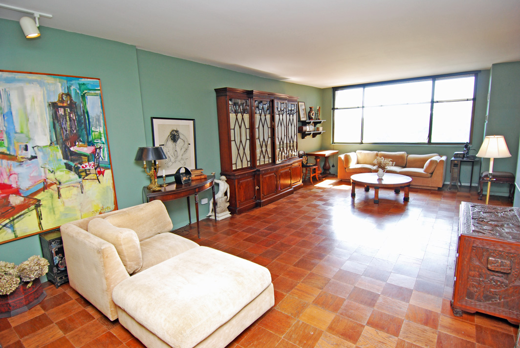 North Shore Towers Apt.