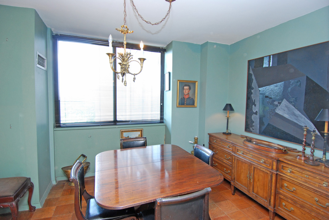 North Shore Towers Apt.