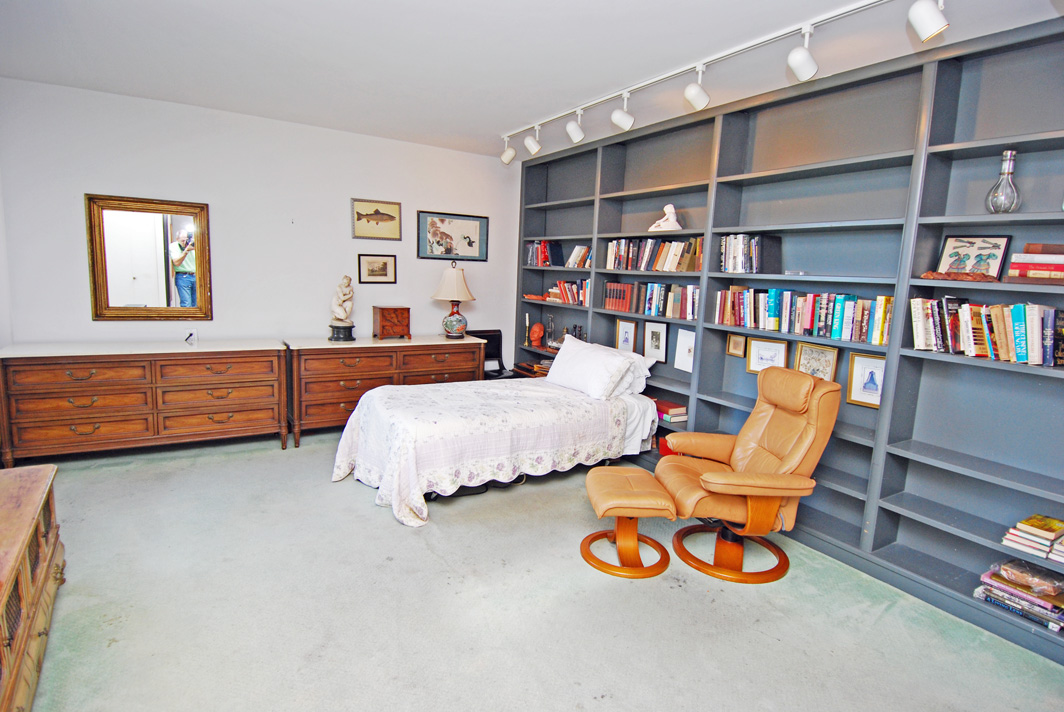 North Shore Towers Apt.