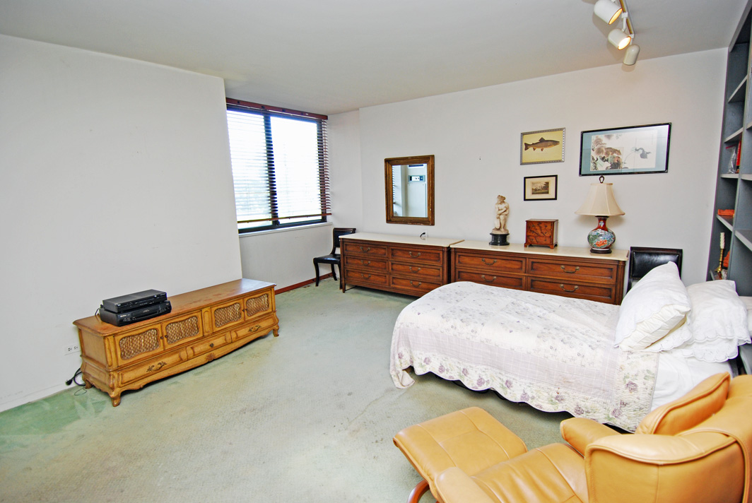 North Shore Towers Apt.