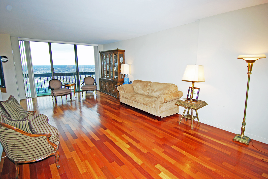 North Shore Towers Apt. 