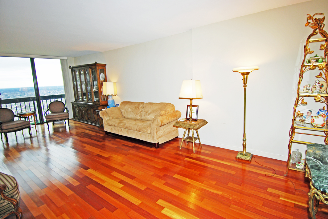 North Shore Towers Apt.