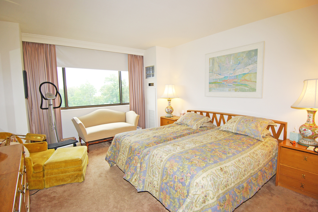 North Shore Towers Apt.