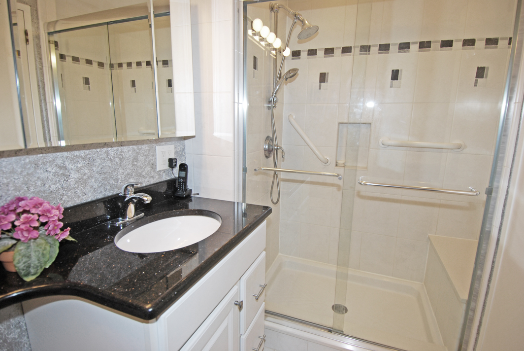 North Shore Towers Apt.