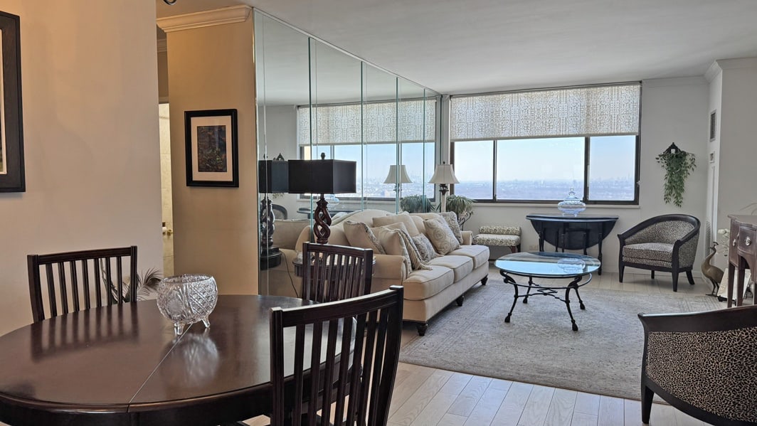 North Shore Towers Apt.