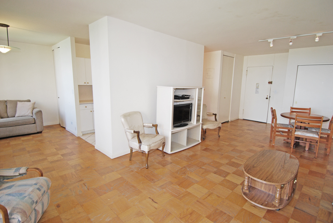 North Shore Towers Apt.