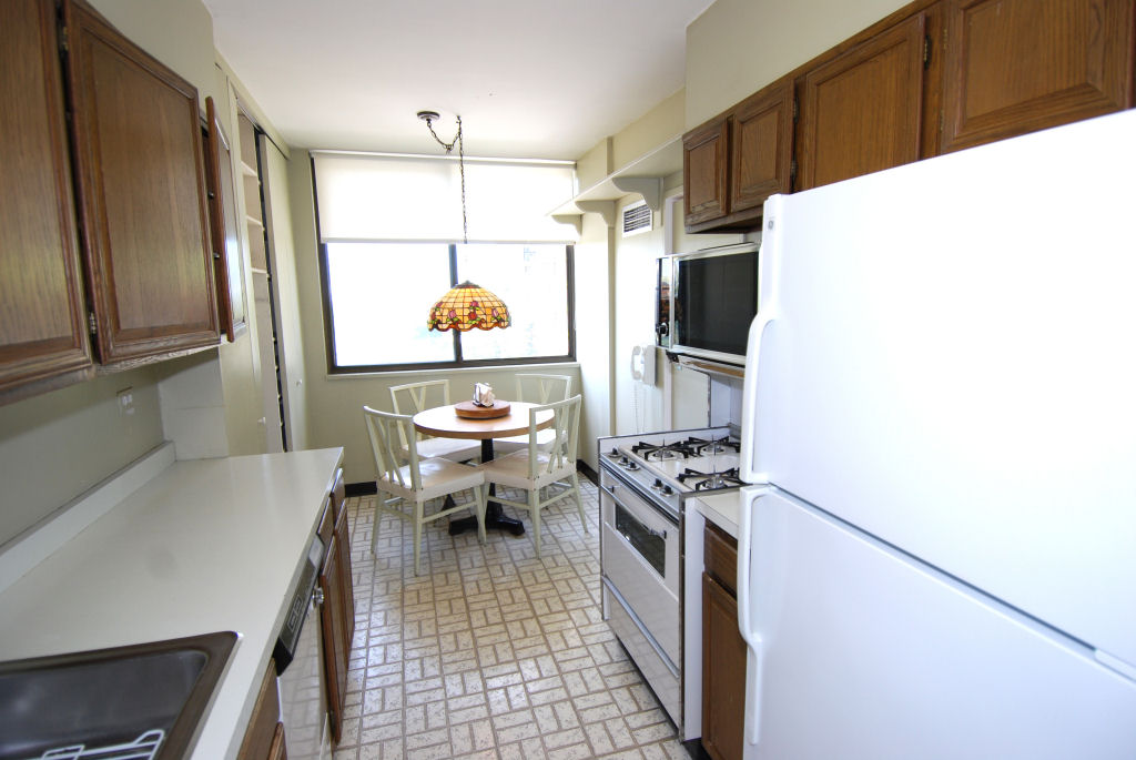 North Shore Towers Apt. - 1  to 2 bedrm.