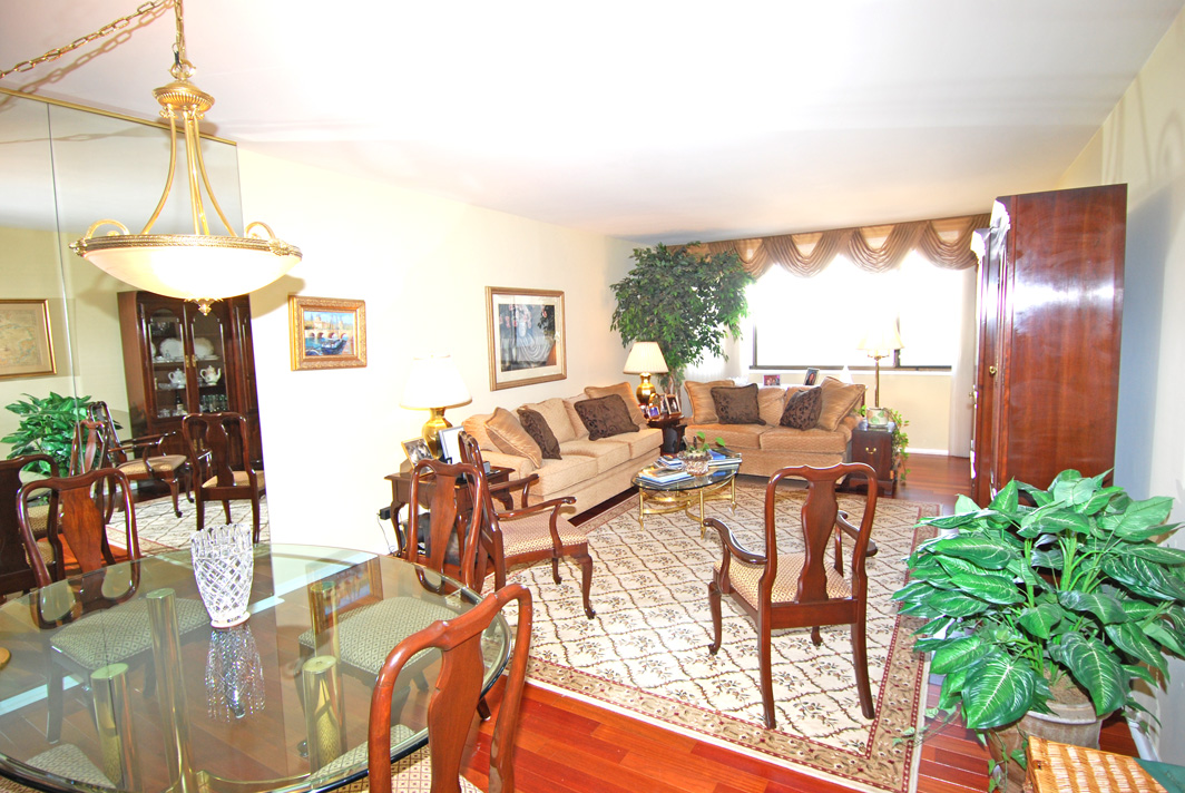 North Shore Towers Apt. 