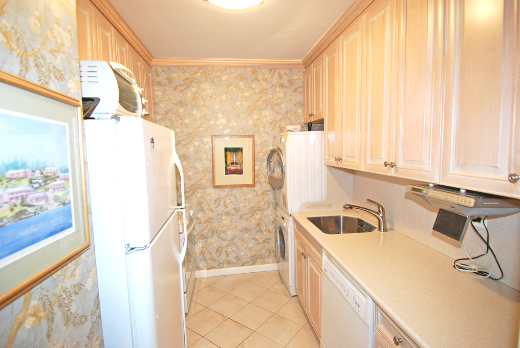 North Shore Towers Apt.