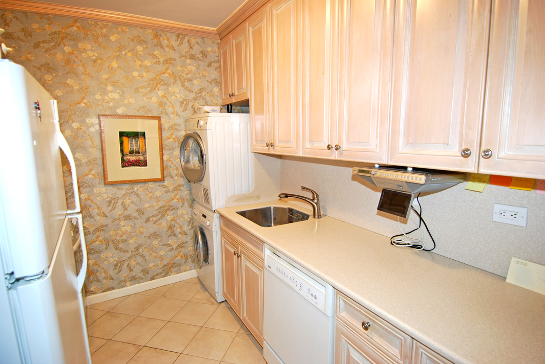 North Shore Towers Apt.