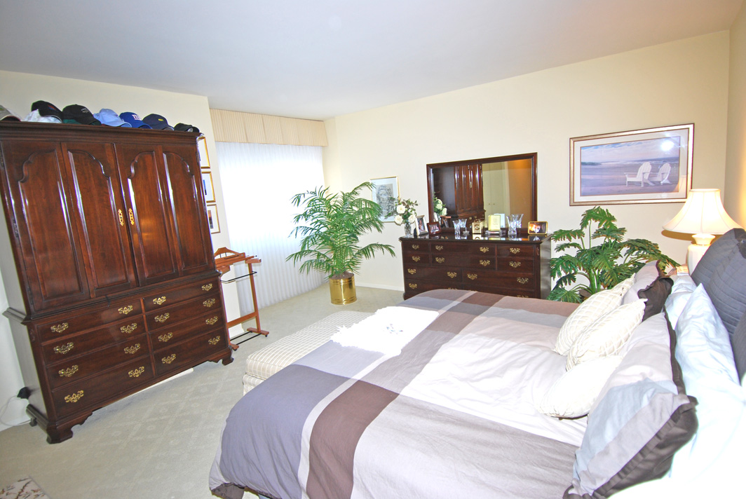 North Shore Towers Apt.