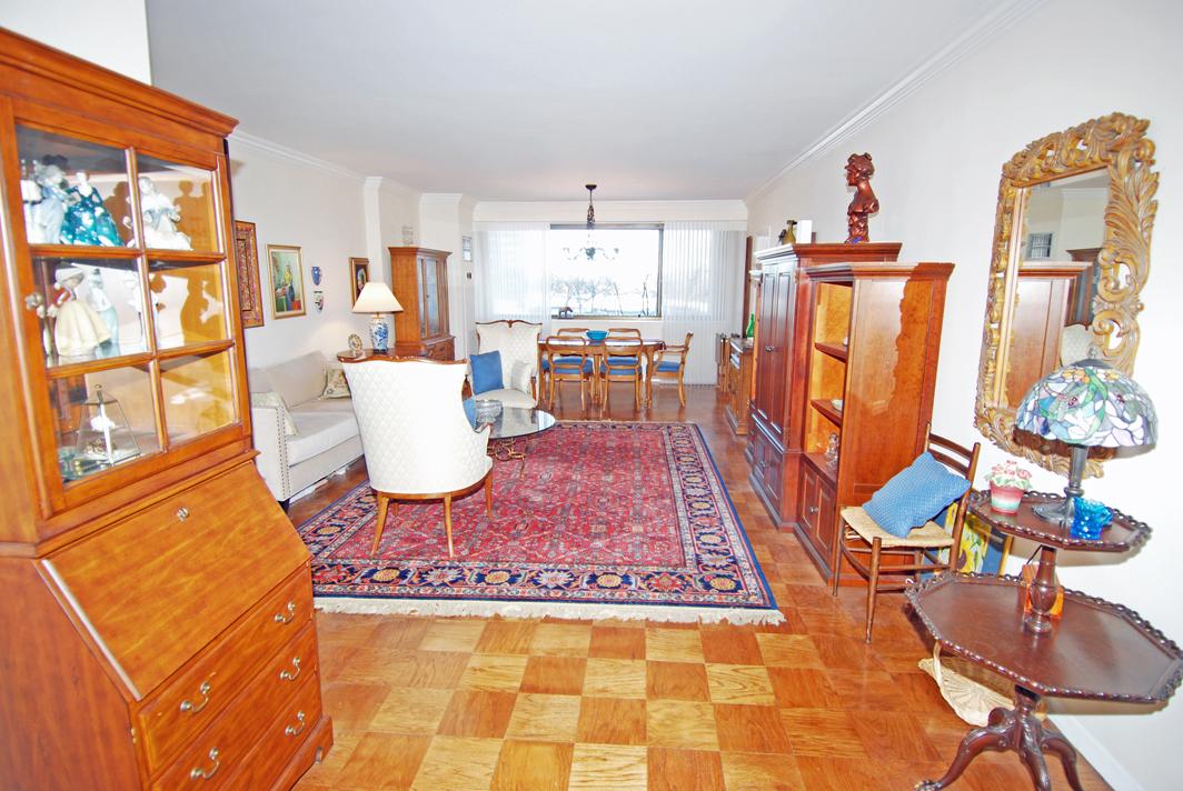 North Shore Towers Apt.