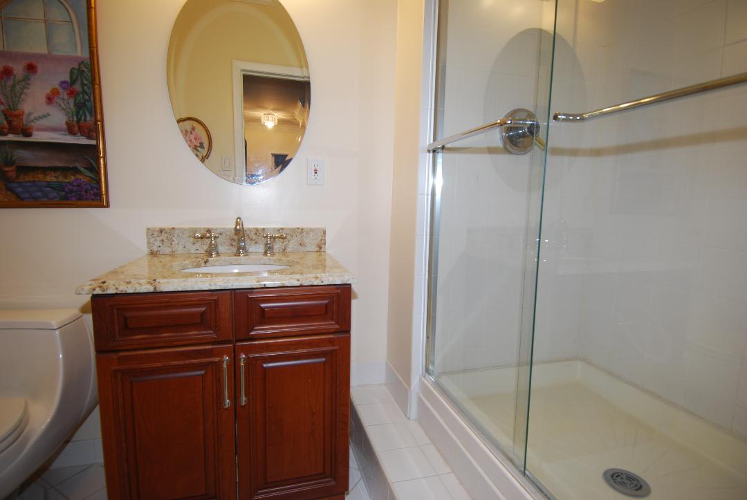 North Shore Towers Apt.