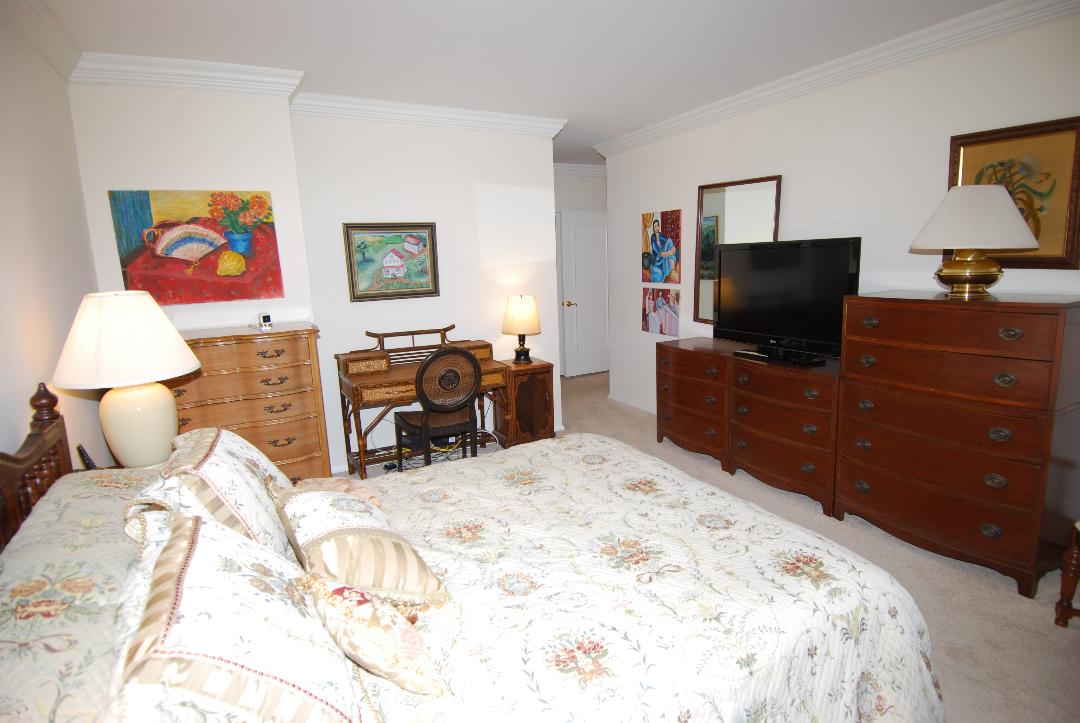 North Shore Towers Apt.