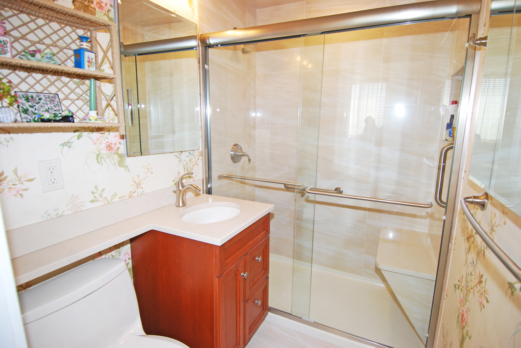 North Shore Towers Apt.