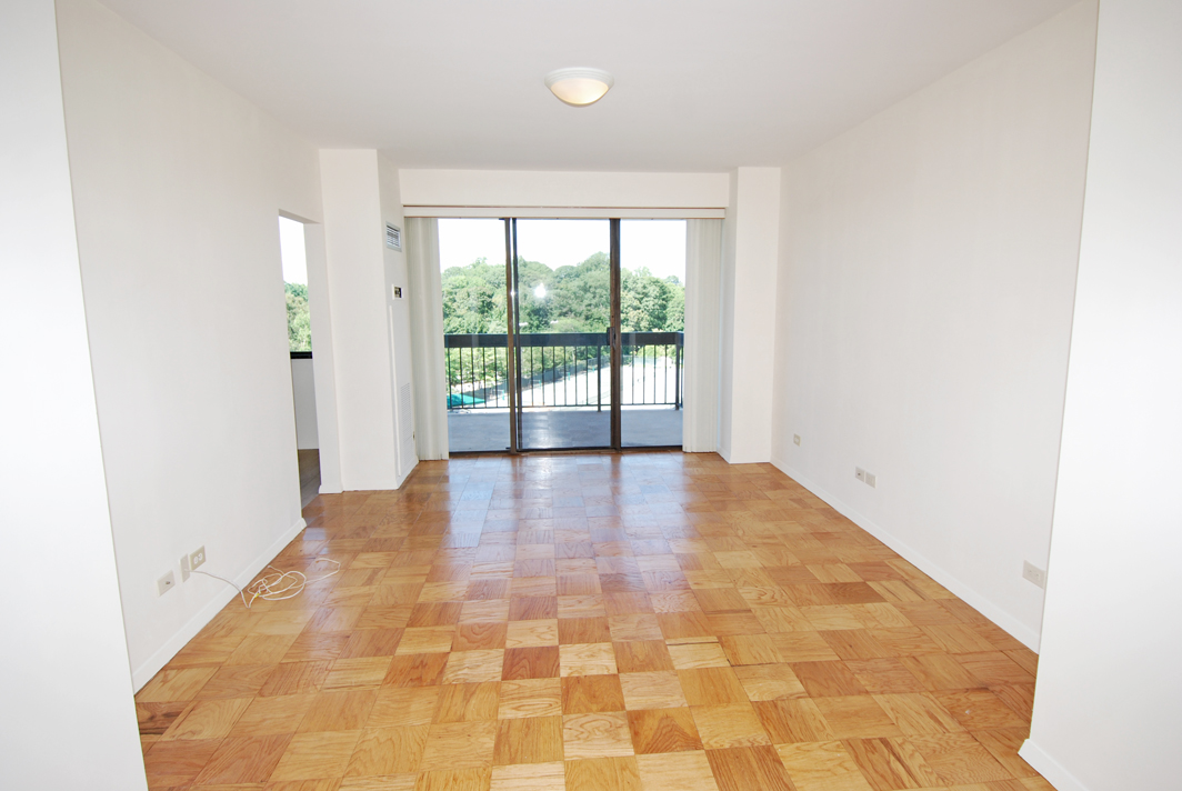 North Shore Towers Apt.