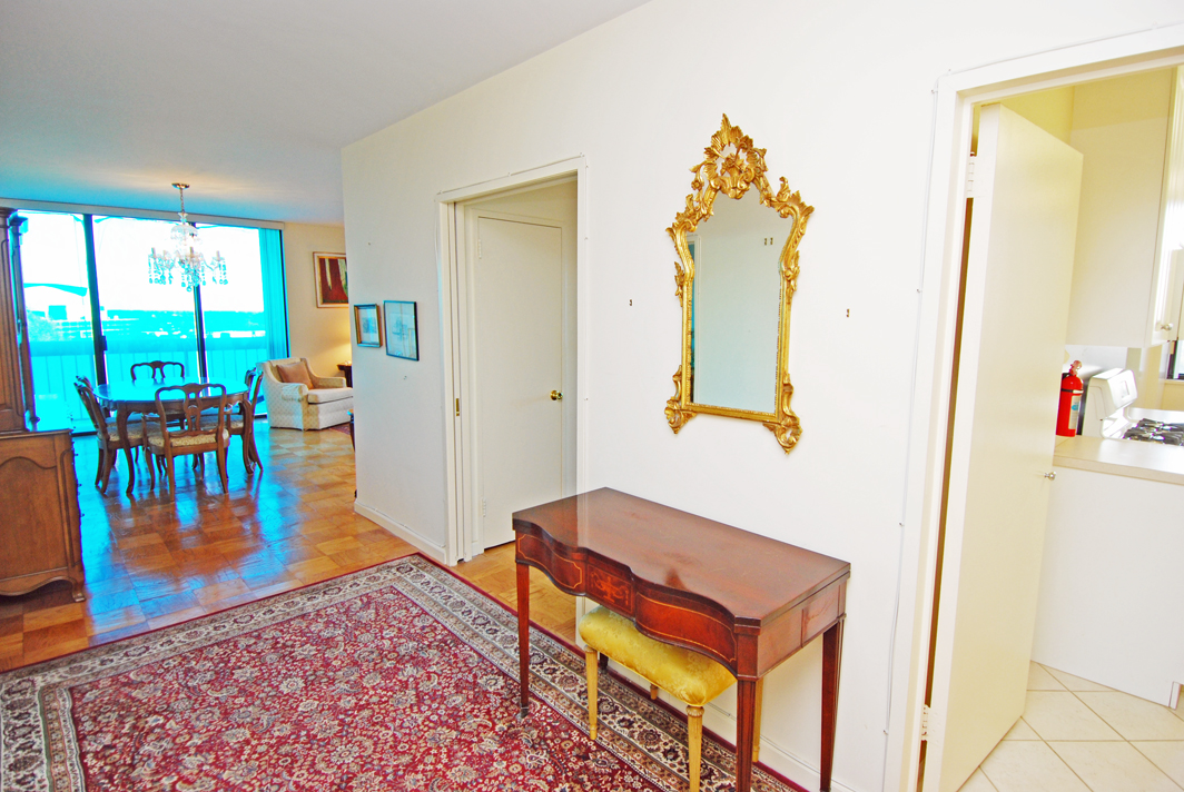 North Shore Towers Apt.