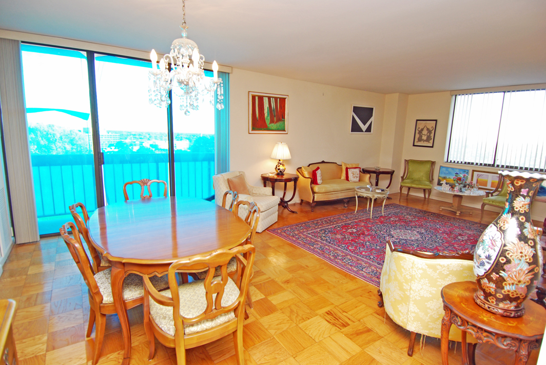 North Shore Towers Apt.