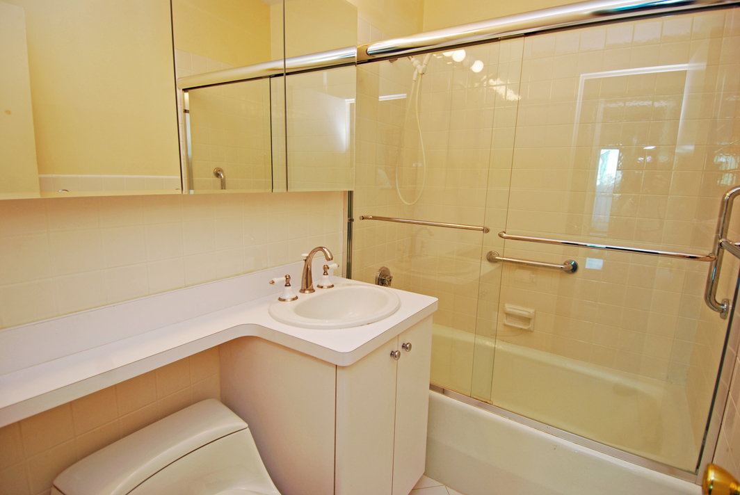 North Shore Towers Apt.