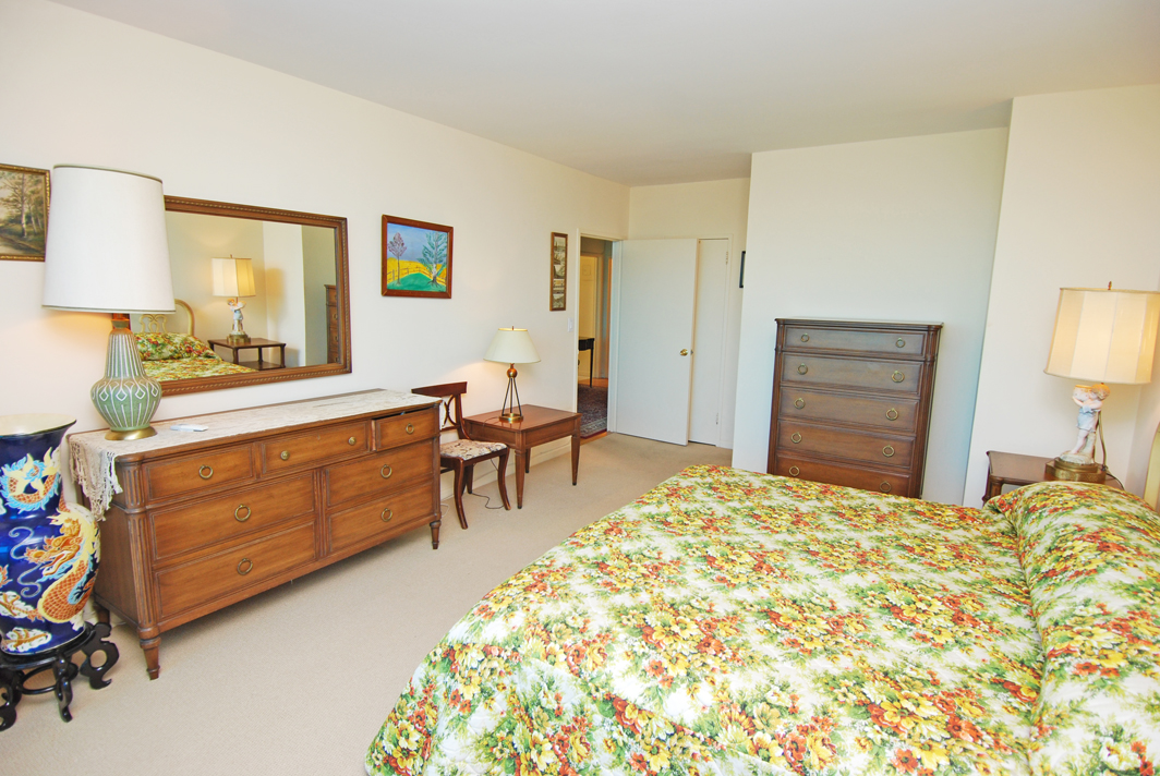 North Shore Towers Apt.