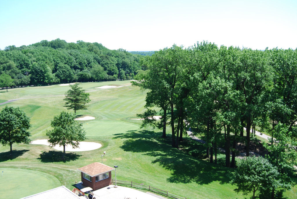 North Shore Towers Studio Apartment