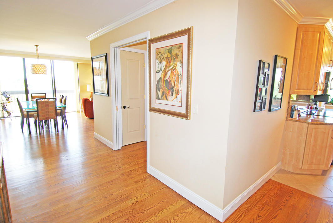 North Shore Towers Apt.