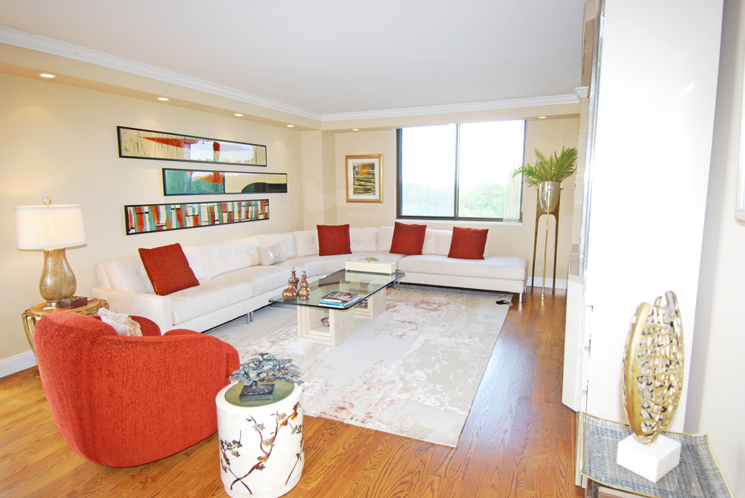 North Shore Towers Apt.