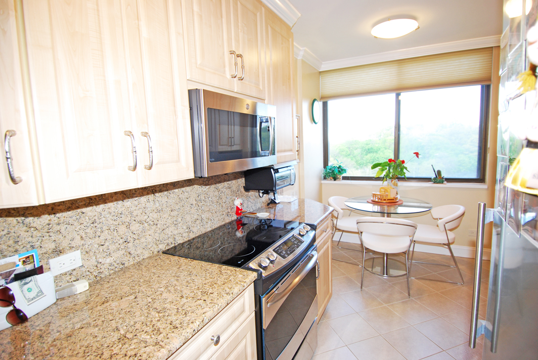 North Shore Towers Apt.