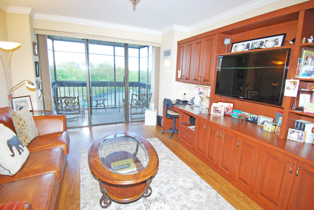 North Shore Towers Apt.