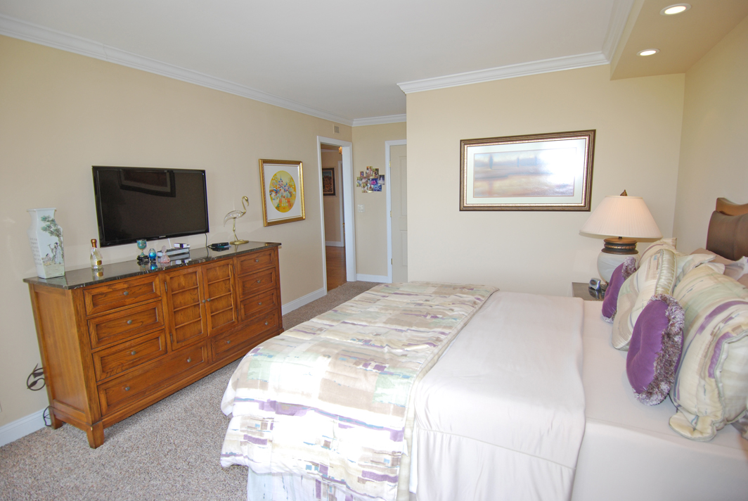 North Shore Towers Apt.