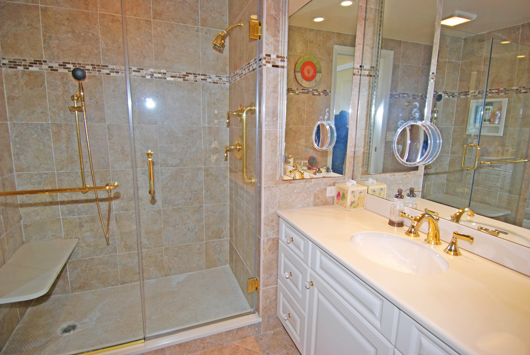 North Shore Towers Apt.