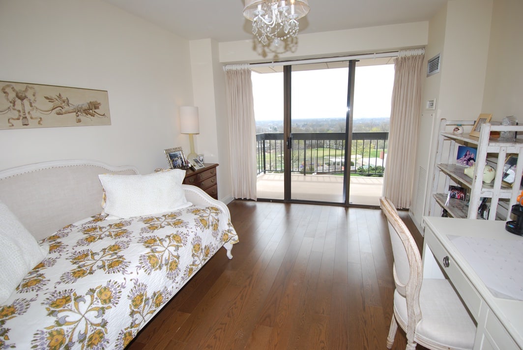 North Shore Towers Apt.