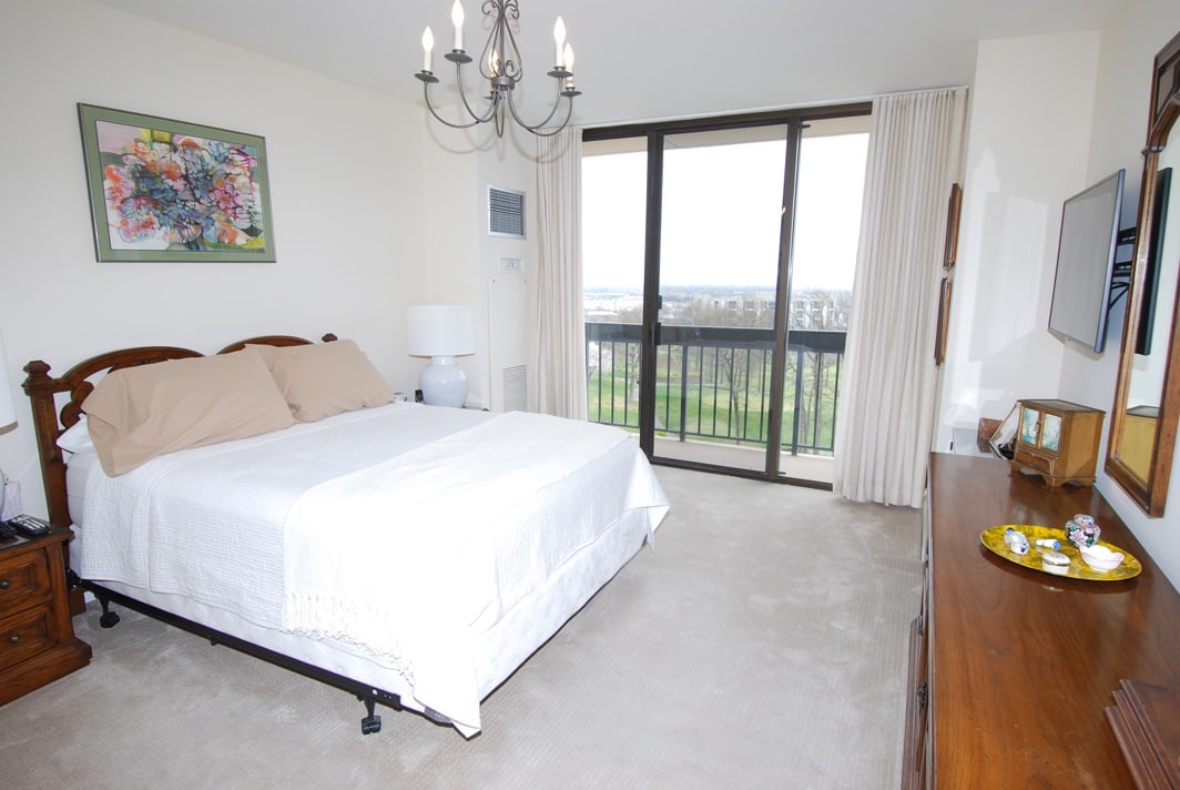 North Shore Towers Apt.