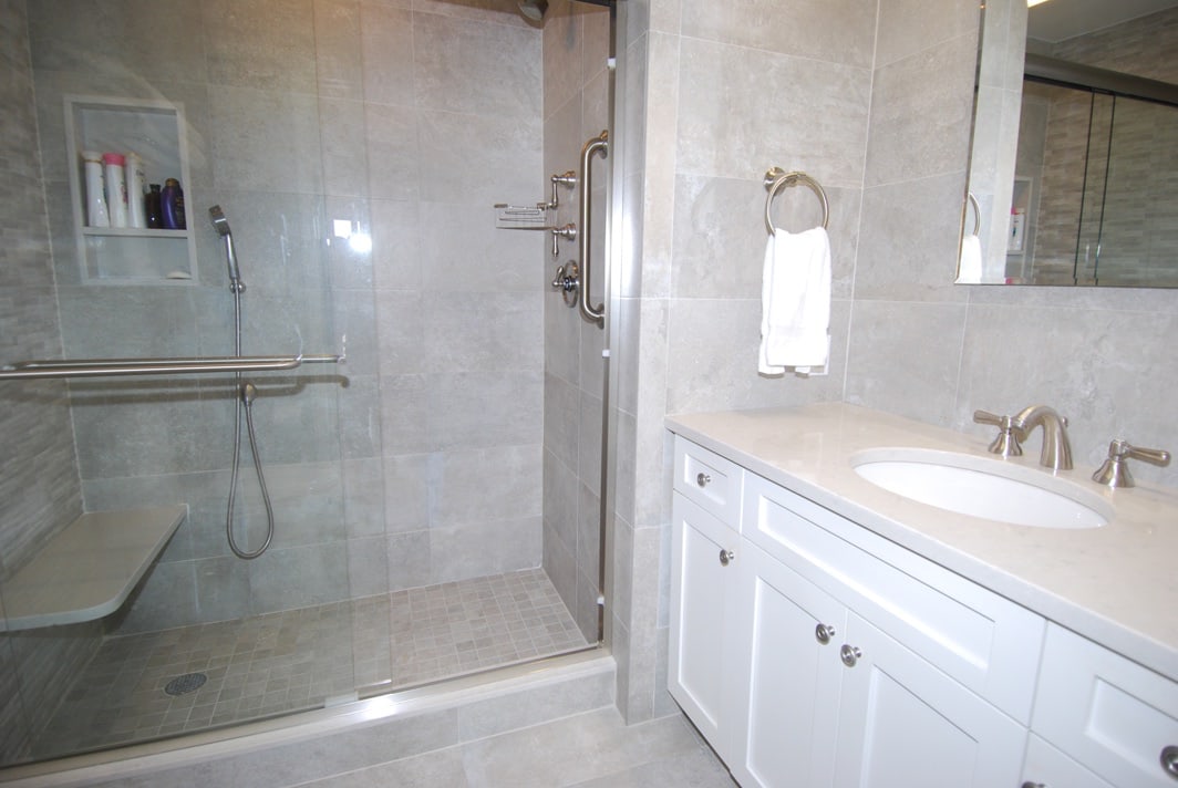 North Shore Towers Apt.