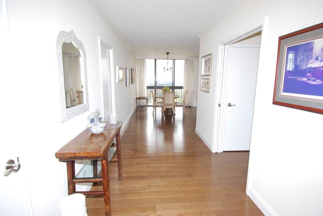 North Shore Towers Apt.