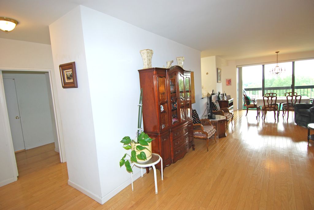 North Shore Towers Apt. 