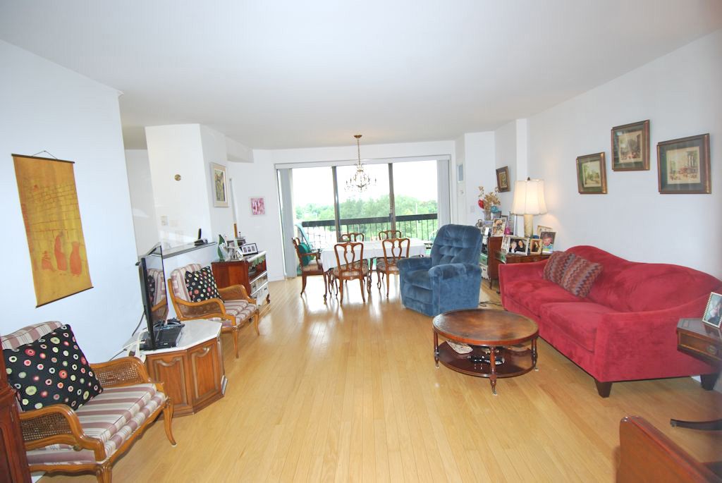 North Shore Towers Apt.