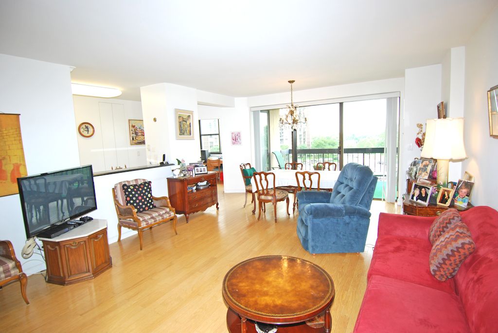 North Shore Towers Apt.