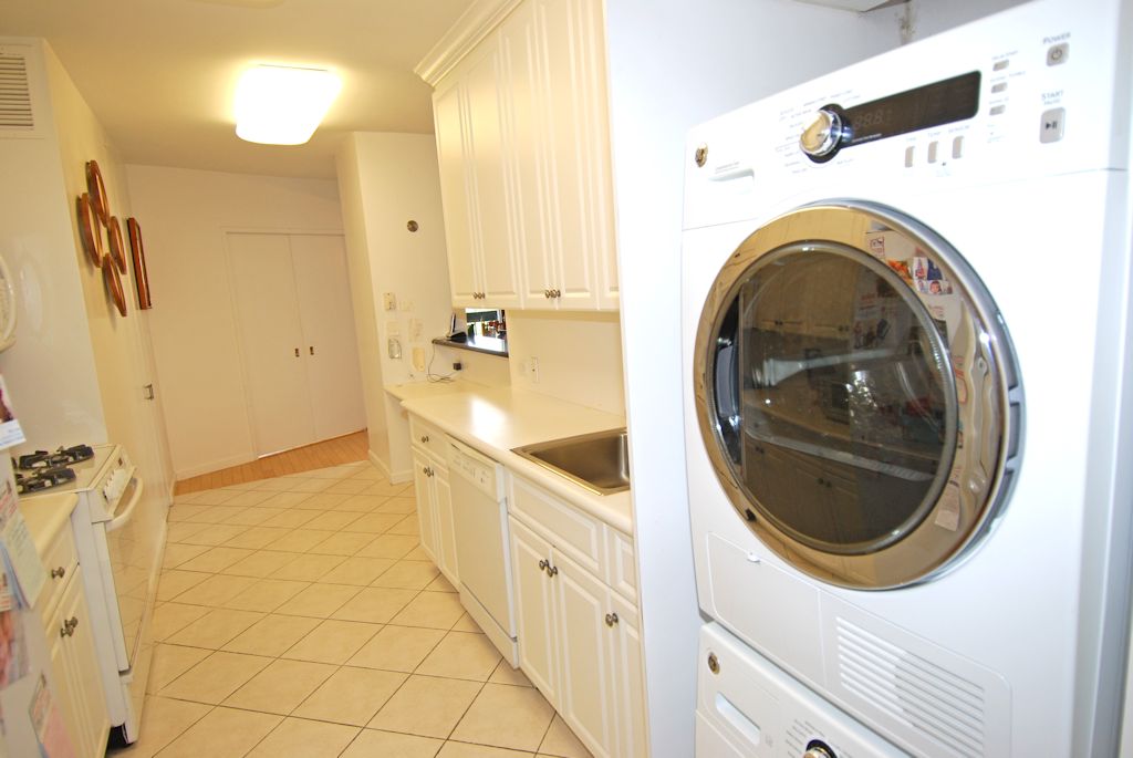 North Shore Towers Apt.