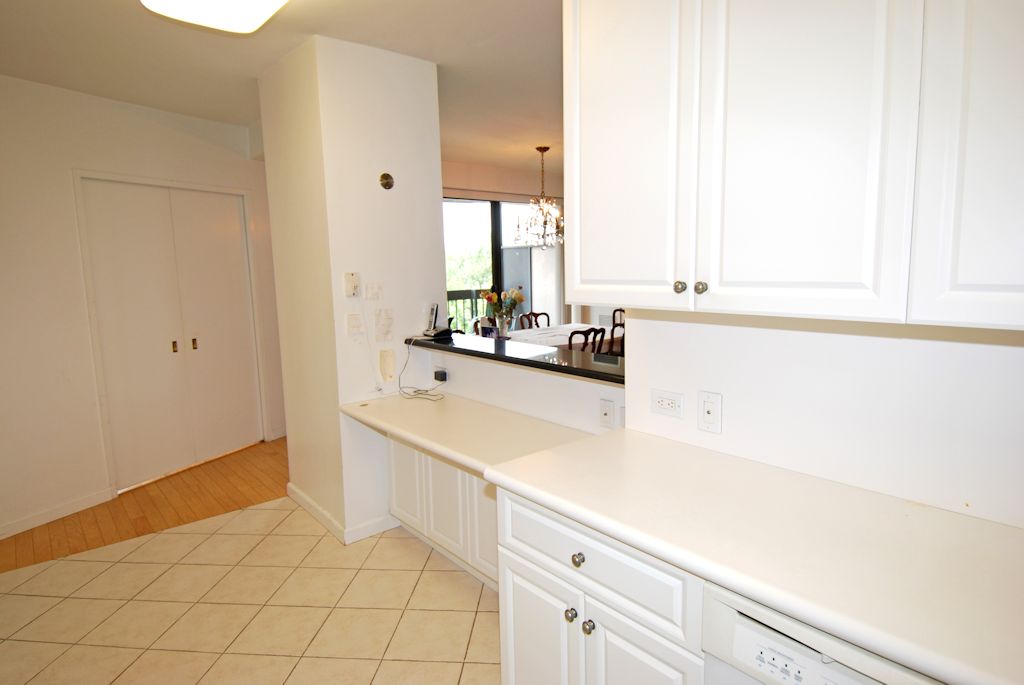 North Shore Towers Apt.