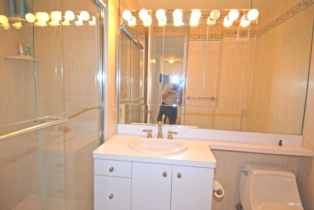 North Shore Towers Apt.