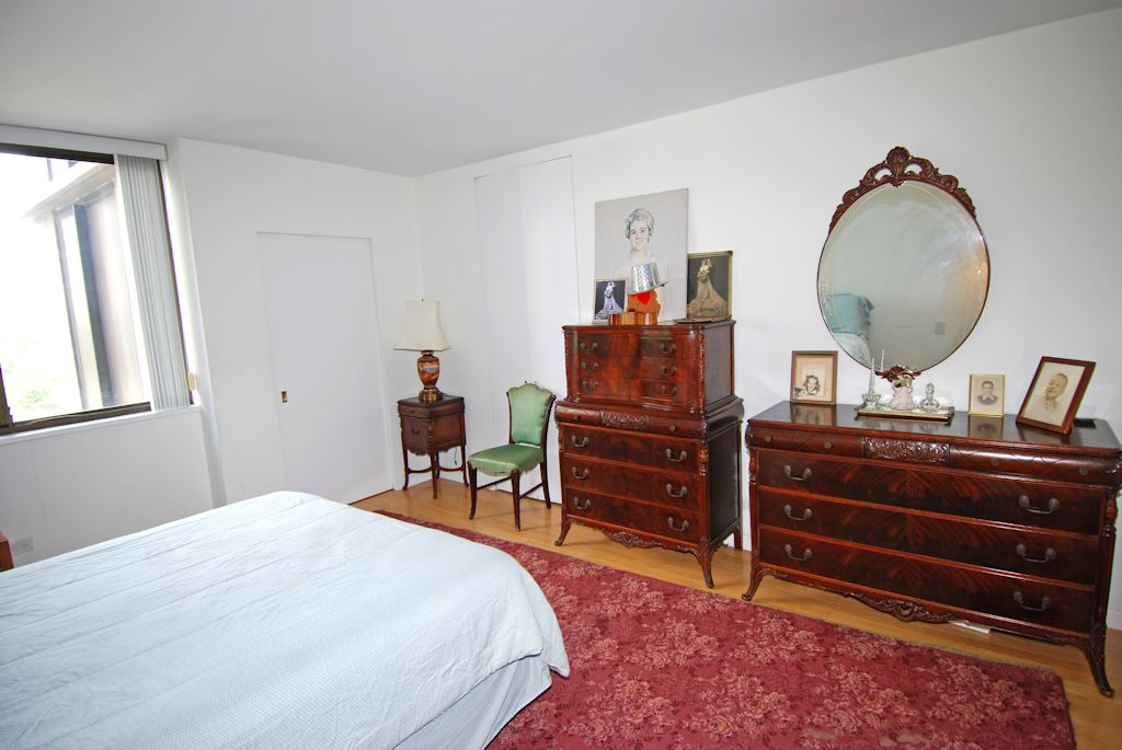 North Shore Towers Apt.