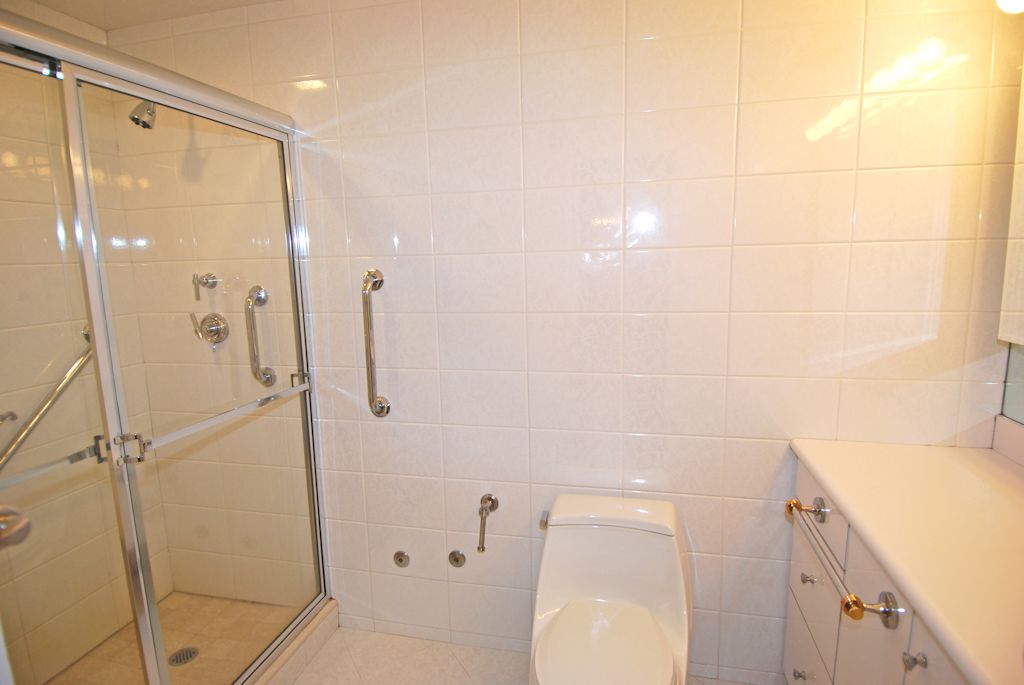 North Shore Towers Apt.