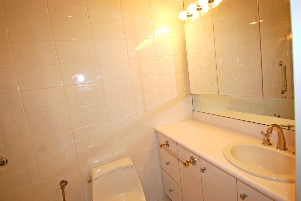 North Shore Towers Apt.