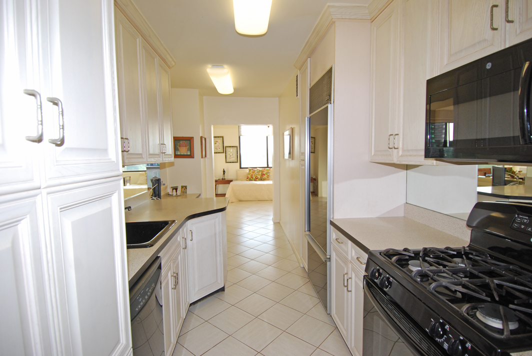 North Shore Towers Apt.